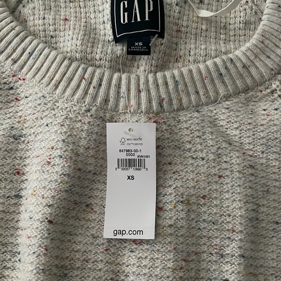 Sweater - Picture 3 of 3